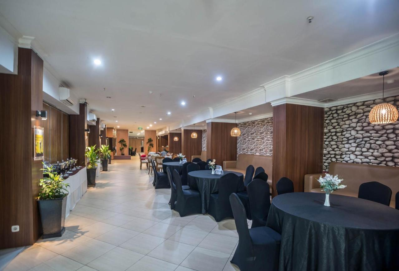 Royal Park Hotel Самарінда Екстер'єр фото